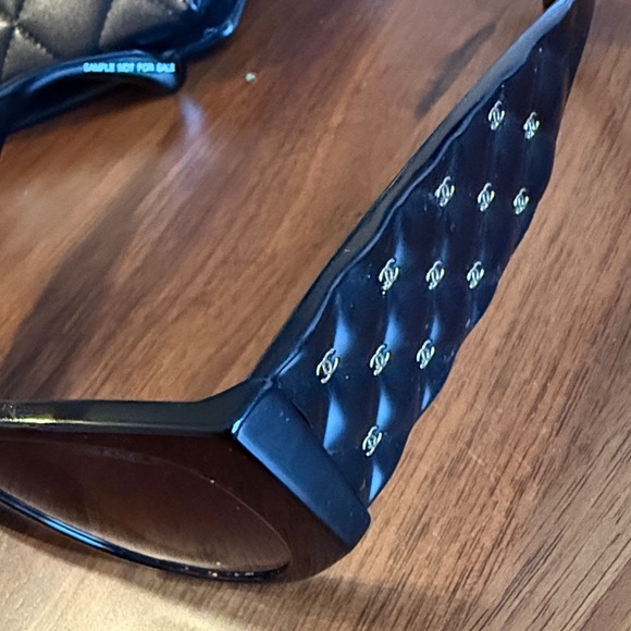 CHANEL - authentic -  Black Sunglasses with Gold Details - Picture 3 of 7